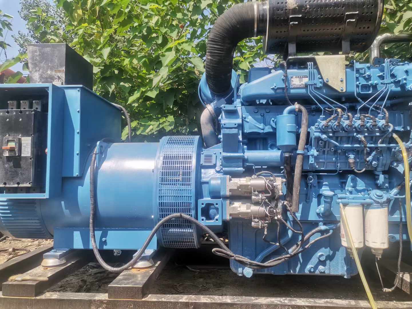 通海口镇详细说明降低 800kW 柴油发电机输出电流波动的方法