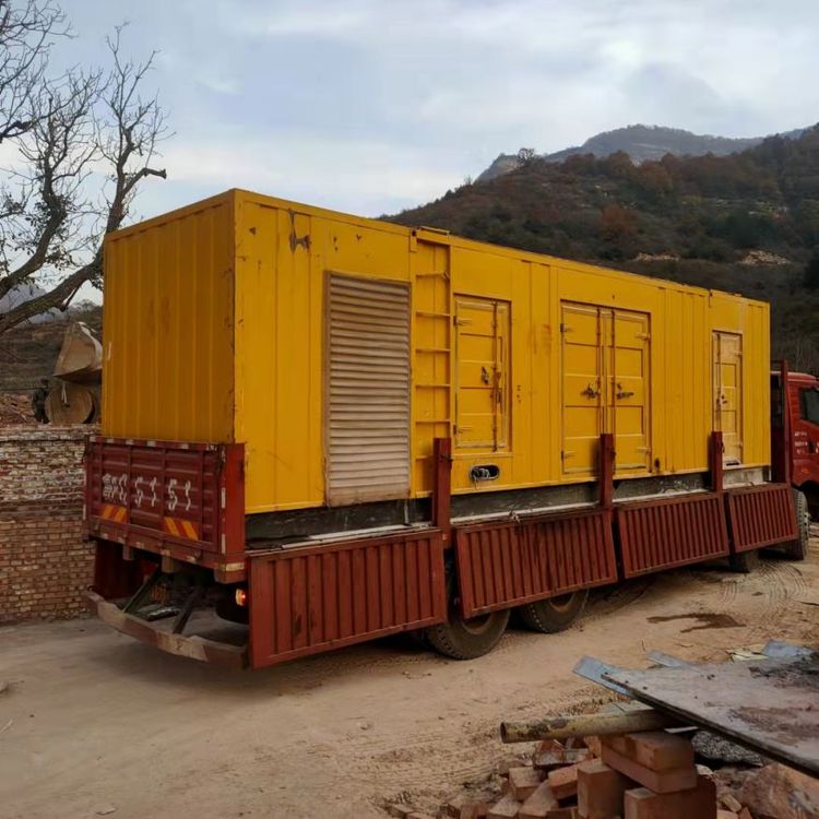 通海口镇200kW 发电机组在带电阻性负载时，输出功率会受到哪些因素的影响？