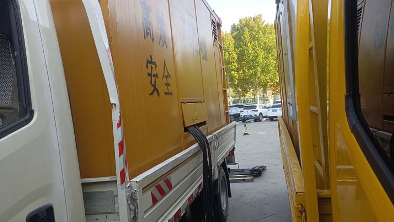 通海口镇如何判断柴油发电机组和UPS电源的切换时间是否符合要求？